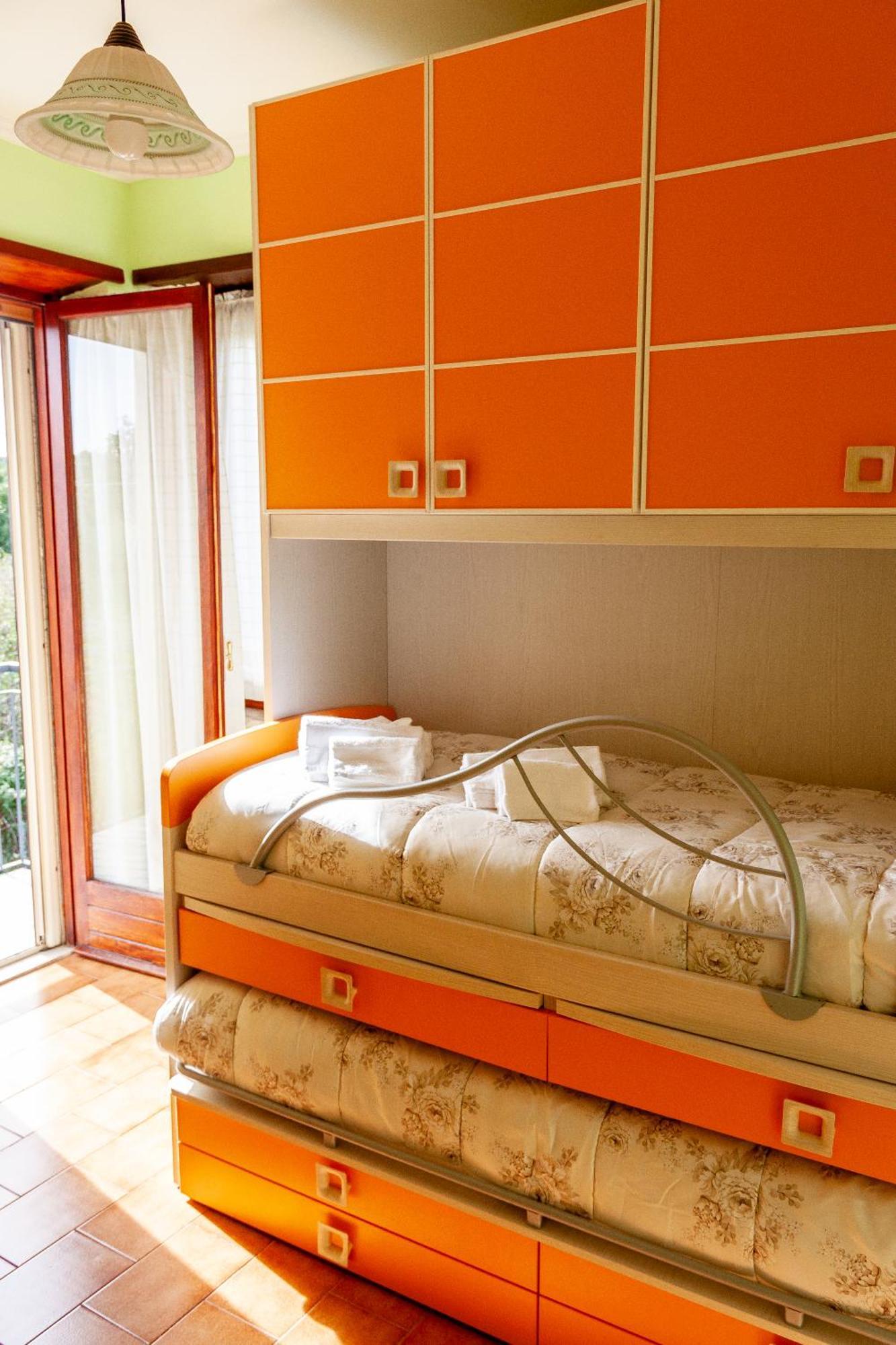 מרינו A Casa Di Marco Guesthouse - Apt Di Ciampino E Stazione Per Roma מראה חיצוני תמונה