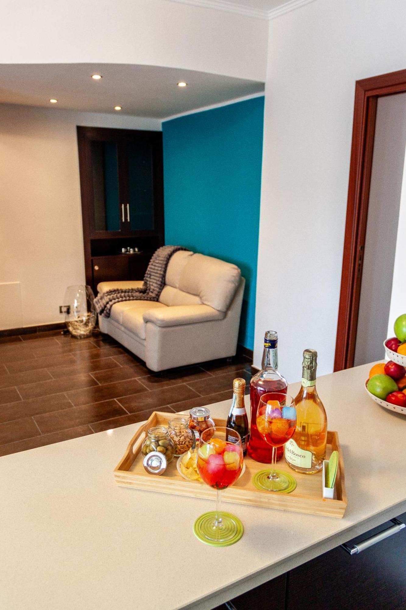 מרינו A Casa Di Marco Guesthouse - Apt Di Ciampino E Stazione Per Roma מראה חיצוני תמונה