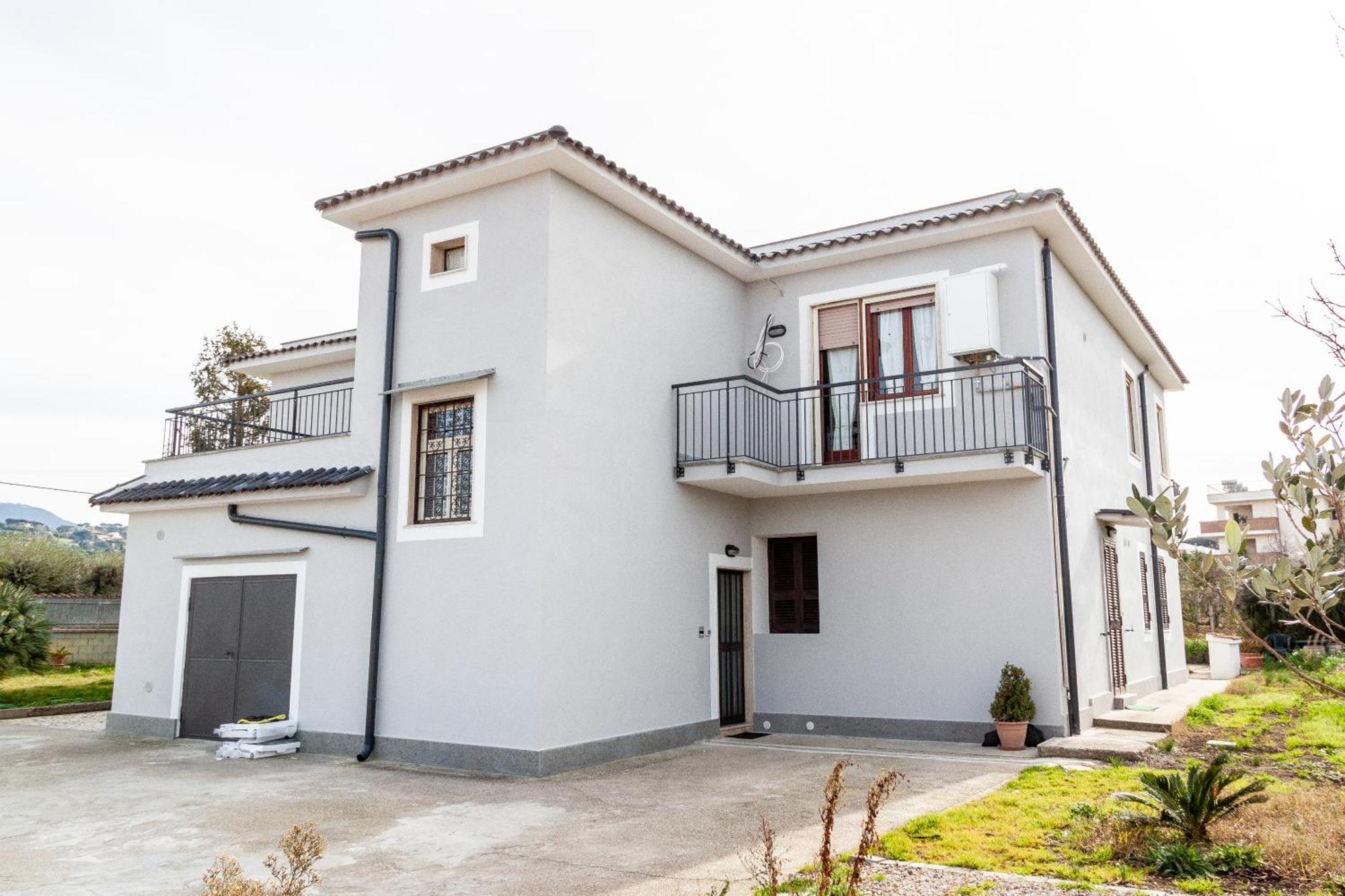 מרינו A Casa Di Marco Guesthouse - Apt Di Ciampino E Stazione Per Roma מראה חיצוני תמונה