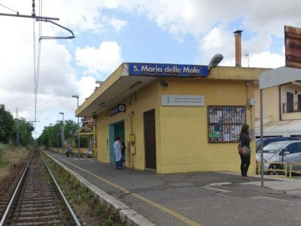 מרינו A Casa Di Marco Guesthouse - Apt Di Ciampino E Stazione Per Roma מראה חיצוני תמונה